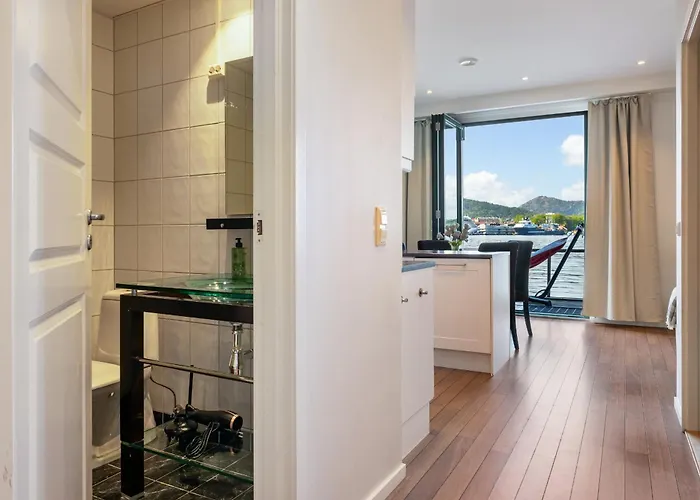 Apartment New! Sea Front Apt. With Terrace Above The Sea! Bergen