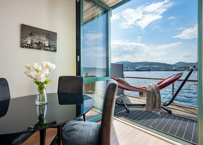 Lägenhet New! Sea Front Apt. With Terrace Above The Sea! Bergen